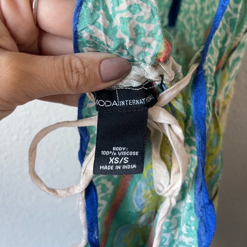 Moda International Limited Edition Floral Halter Top - Picture 6 of 8